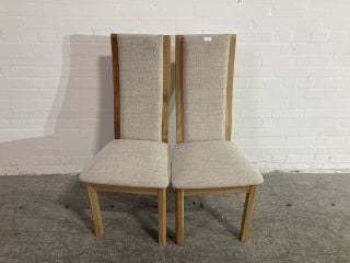 2 X WOVEN LIGHT GREY DINING CHAIRS WITH WOODEN EDGES AND WOODEN LEGS