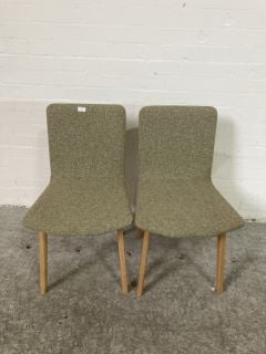 2 X GREEN SPECKLED DINING CHAIRS WITH OAK WOODEN LEGS