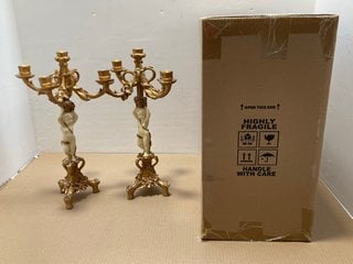 2 X CANDELABRAS IN ANTIQUE GOLD: LOCATION - A4