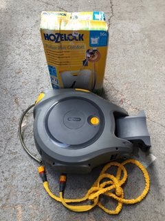 HOZELOCK 40M WALL MOUNTED HOSE REEL TO ALSO INCLUDE HOZELOCK 16L PULSAR PLUS COMFORT BACKPACK PRESSURE SPRAYER: LOCATION - A7