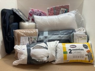 6 X BEDDING ITEMS TO INCLUDE SILENTNIGHT 2 ESSENTIALS PILLOWS: LOCATION - A14