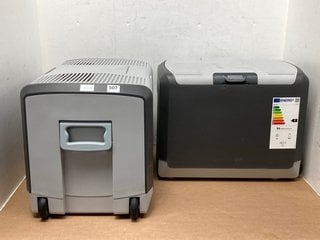 2 X LARGE ELECTRIC 3 SECTION COOL BOXES IN GREY: LOCATION - B2