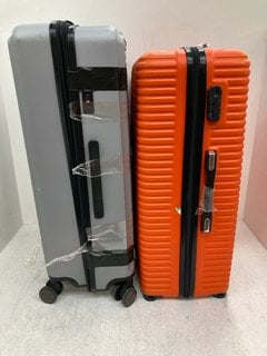 HAUPTSTADTKOFFER LARGE HARD SHELL WHEELED SUITCASE IN SILVER TO ALSO INCLUDE SET OF 3 EZETROL HARD SHELL WHEELED SUITCASES IN ORANGE: LOCATION - C5