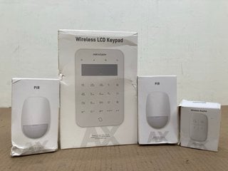 4 X ASSORTED HIKVISION ITEMS TO INCLUDE 2 X HIKVISION DS-PDP15P-EG2-WE WIRELESS PIR DETECTOR: LOCATION - C11