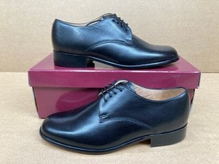 GRENSONS TEMPLE MEADS MENS SHOES IN BLACK - UK 6: LOCATION - C13