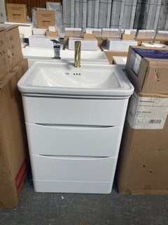 (COLLECTION ONLY) FLOOR STANDING 2 DRAWER SINK UNIT IN WHITE WITH A 630 X 480MM CERAMIC BASIN COMPLETE WITH A MONO BASIN MIXER TAP IN BRUSHED BRASS AND SPRUNG WASTE RRP £775: LOCATION - D3