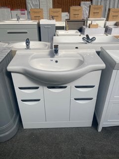 (COLLECTION ONLY) FLOOR STANDING 3 DOOR 2 DRAWER SEMI RECESSED SINK UNIT IN WHITE WITH A 840 X 480MM SEMI RECESSED BASIN COMPLETE WITH A MONO BASIN MIXER TAP AND CHROME SPRUNG WASTE RRP £725: LOCATIO