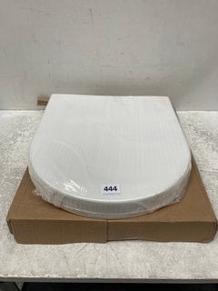 WHITE TOILET SEAT - RRP £70: LOCATION - R1