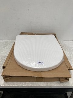 2X WHITE TOILET SEATS - RRP £140: LOCATION - R1