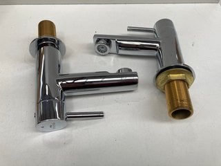 PAIR OF ALL CHROME BATH/BASIN PILLAR TAPS - RRP £140: LOCATION - R2