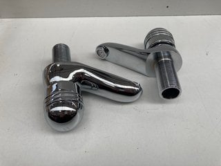 PAIR OF ALL CHROME BATH/BASIN PILLAR TAPS - RRP £120: LOCATION - R2