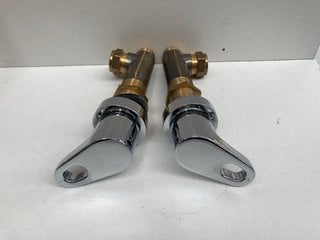 PAIR OF DECK MOUNTED SIDE VALVES IN CHROME - RRP £105: LOCATION - R2