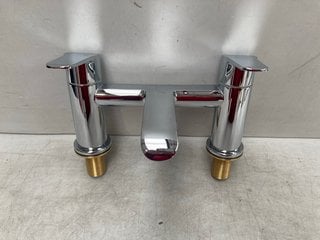 DECK MOUNTED BATH FILLER IN CHROME RRP £275: LOCATION - R2