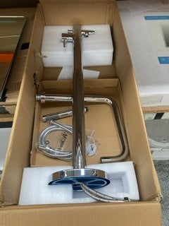 FREE STANDING BATH FILLER WITH HANDSET AND HOSE RRP £425: LOCATION - R2