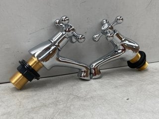 PAIR OF TRADITIONAL CROSSHEAD BATH/BASIN PILLAR TAPS IN CHROME - RRP £160: LOCATION - R2