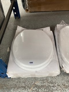 2X WHITE TOILET SEAT - RRP £140: LOCATION - R2