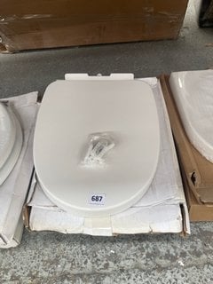 2X WHITE TOILET SEAT - RRP £140: LOCATION - R2