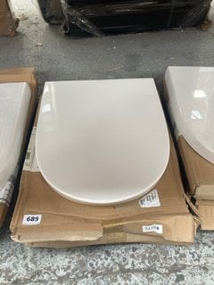 2X WHITE TOILET SEAT - RRP £140: LOCATION - R2