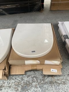 2X WHITE TOILET SEAT - RRP £140: LOCATION - R2