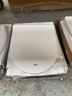 2X WHITE TOILET SEAT - RRP £140: LOCATION - R2