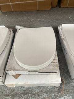 2X WHITE TOILET SEAT - RRP £140: LOCATION - R2