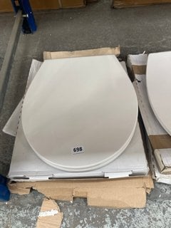 2X WHITE TOILET SEAT - RRP £140: LOCATION - R2