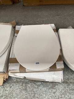 2X WHITE TOILET SEAT - RRP £140: LOCATION - R2