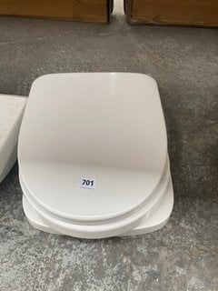 2X WHITE TOILET SEAT - RRP £140: LOCATION - R2