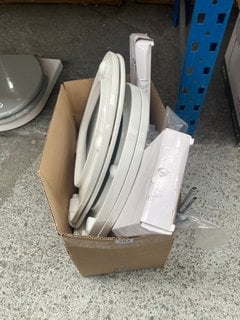 (COLLECTION ONLY) QTY OF ASSORTED BATHROOM ACCESSORIES TO INCLUDE SHOWER BASKETS AND POP UP WASTE APPROX RRP £325: LOCATION - R2