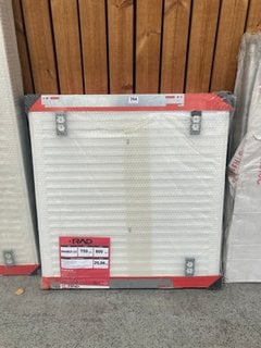 DOUBLE COMPACT PANEL RADIATOR 750 X 800MM RRP £175: LOCATION - D3