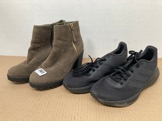 ADIDAS CLOUD-FOAM LACED TRAINERS IN ALL BLACK - SIZE UK8.5 TO INCLUDE RIVER ISLAND WOMENS SIDE ZIP HEELED CHELSEA BOOTS IN OLIVE - SIZE UK7: LOCATION - H3