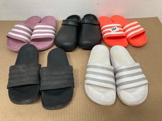 5 X ASSORTED PAIRS OF SHOES IN VARIOUS SIZES TO INCLUDE ADIDAS 3-STRIPE SLIDERS IN CORAL - SIZE UK7: LOCATION - H3