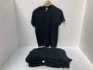 QTY OF UNEEK OLYMPIC WORKWEAR T-SHIRTS IN BLACK - SIZE SMALL: LOCATION - G1