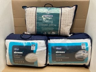 3 X ASSORTED BEDDING ITEMS TO INCLUDE SILENTNIGHT AIRMAX 10.5 TOG DOUBLE DUVET: LOCATION - G8