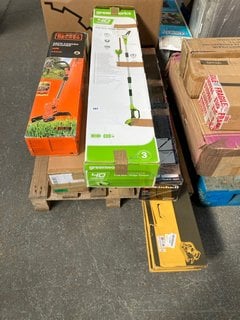 PALLET OF ASSORTED GARDEN ITEMS TO INCLUDE BLACK & DECKER 25CM CORDED STRIMMER: LOCATION - B5