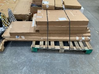 PALLET OF ASSORTED FURNITURE ITEMS TO INCLUDE FLORENCE 2 DOOR WARDROBE IN WHITE & OAK: LOCATION - A7 (KERBSIDE PALLET DELIVERY)