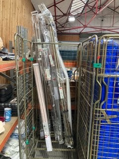 CAGE OF ASSORTED JOHN LEWIS & PARTNERS BLINDS TO INCLUDE JOHN LEWIS & PARTNERS 28MM FIXED EYELET BALL FINIAL CURTAIN POLE KIT (CAGE NOT INCLUDED): LOCATION - A8 (KERBSIDE PALLET DELIVERY)