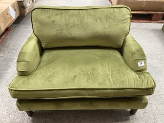 PAYTON PET SOFA BED IN OLIVE VELVET: LOCATION - B2