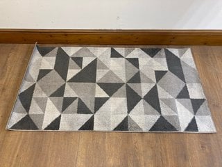 DUNELM GEO SQUARES CHARCOAL FLOOR RUG SIZE : 80 X 150CM: LOCATION - PB