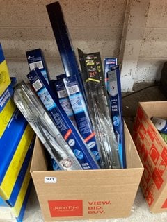 QTY OF ASSORTED WIPER BLADES TO INCLUDE BLUECOL REAR WIPER BLADE MODEL : BWT 586: LOCATION - AR16