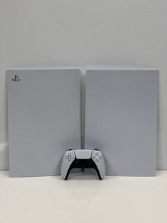 SONY PLAYSTATION 5 DIGITAL EDITION SIDE PANELS AND 1X DUALSENSE CONTROLLER CONSOLE ACCESSORIES [JPTM123769]