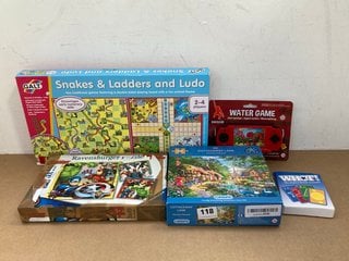 5 X ASSORTED CHILDRENS ITEMS TO INCLUDE GALT SNAKES AND LADDERS AND LUDO: LOCATION - E7