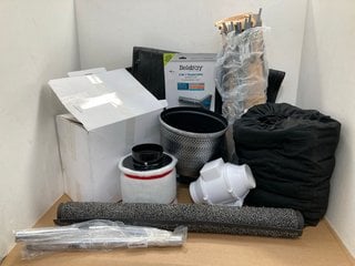 QTY OF ASSORTED ITEMS TO INCLUDE LARGE RUBBER UNDERNEATH HOUSE HOLD MAT IN DARK GREY: LOCATION - E13