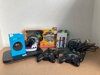 QTY OF ASSORTED ELECTRICAL ITEMS TO INCLUDE ALEXA ECHO SPOT: LOCATION - E16