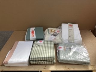 QTY OF ASSORTED SIZE AND PATTERNED JOHN LEWIS AND PARTNERS DUVET COVERS: LOCATION - F18