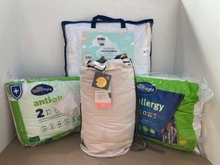 4 X ASSORTED BED ITEMS TO INCLUDE 2 X SILENT NIGHT ANTI ALLERGY 2 PACK PILLOWS: LOCATION - F10