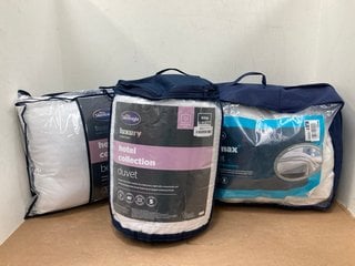 3 X ASSORTED SILENT NIGHT BED ITEMS TO INCLUDE KING SIZE HOTEL COLLECTION DUVET , HOTEL COLLECTION BOX PILLOW , SINGLE SIZE AIR MAX DUVET: LOCATION - E1