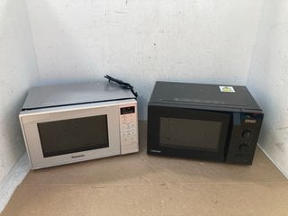 PANASONIC MICROWAVE OVEN IN SILVER MODEL: NN-E28JMM: LOCATION - F7