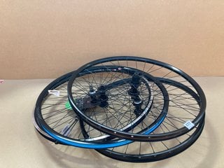 4 X ASSORTED METAL BICYCLE RIMS IN VARIOUS SIZES AND BRANDS: LOCATION - F4