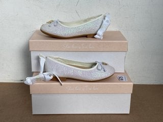 2 X ANGELS FACE CHILDRENS LILLIE GLITTER BALLERINA SHOES IN ICE SIZE: 10: LOCATION - G10